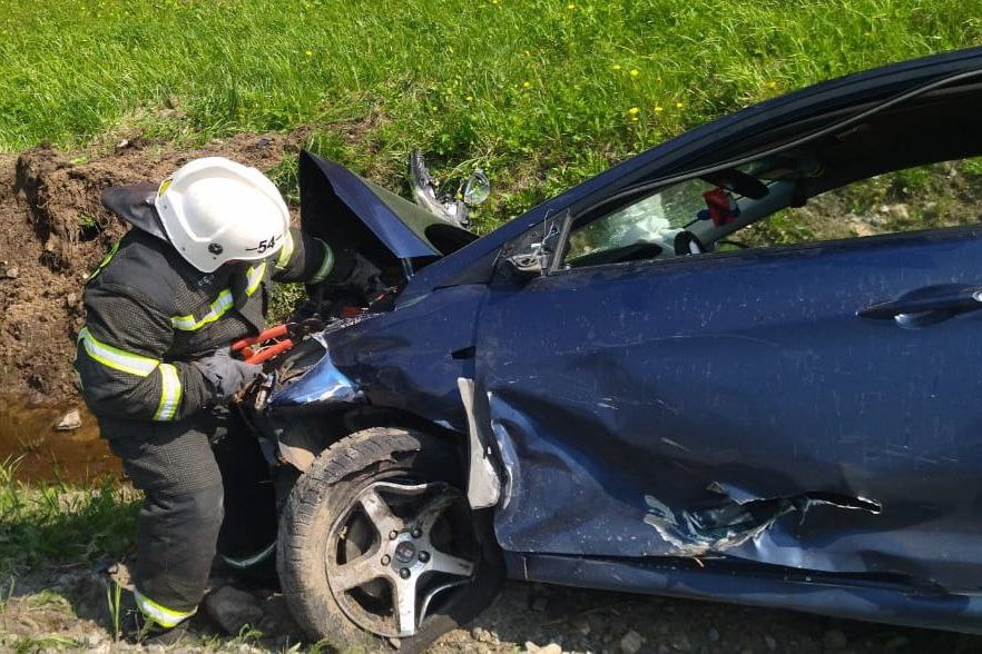Уставший водитель спровоцировал аварию в Карелии