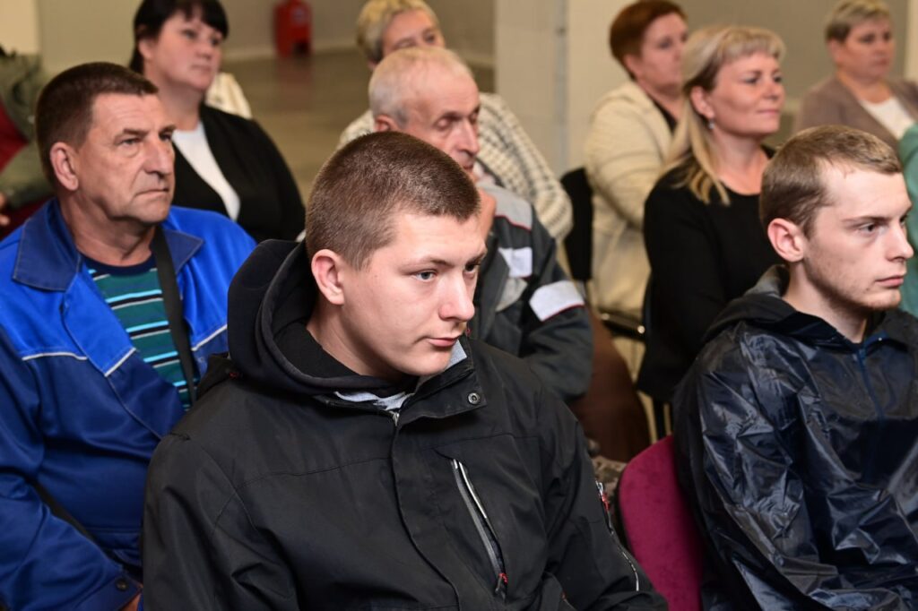 Сегодня в ходе рабочей поездки в Медвежьегорский район глава Карелии Артур Парфенчиков побывал в совхозе «Толвуйский»