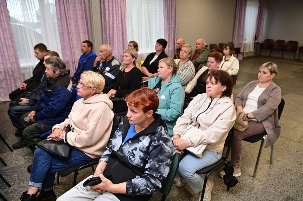 Сегодня в ходе рабочей поездки в Медвежьегорский район глава Карелии Артур Парфенчиков побывал в совхозе «Толвуйский»