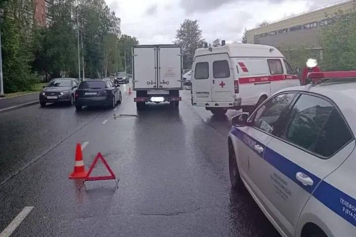 Ребенок попал под колеса «Газели» в Петрозаводске