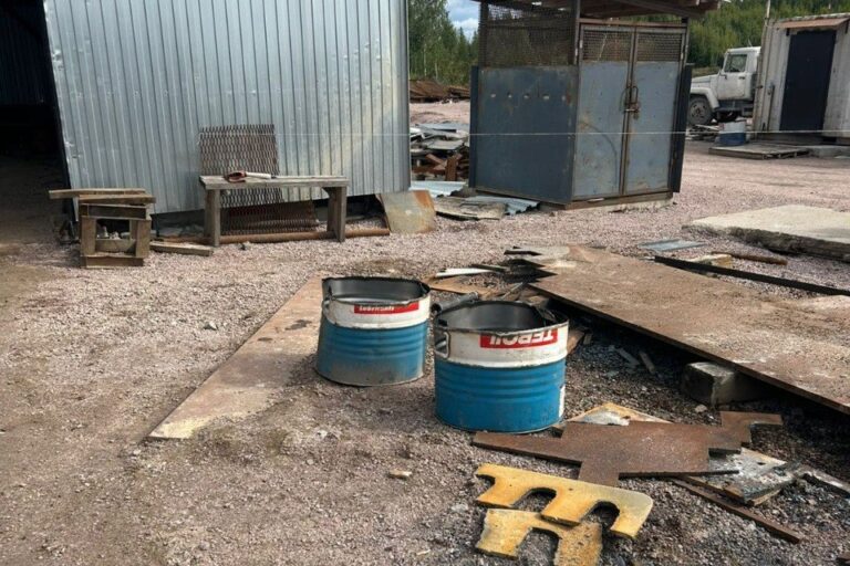 Рабочий погиб в Карелии при взрыве топливной бочки