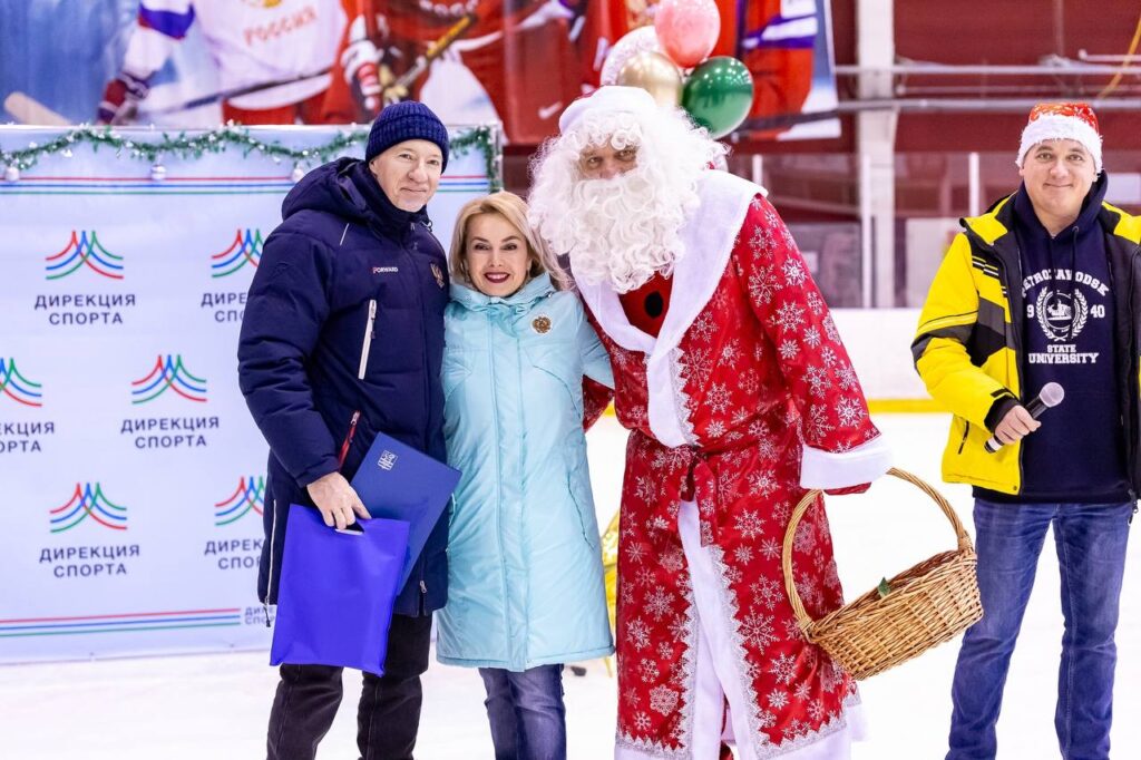 Спортсмены Петрозаводска встретились перед Новым годом на катке