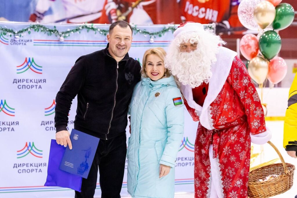 Спортсмены Петрозаводска встретились перед Новым годом на катке