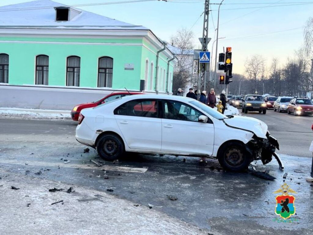 Появились подробности аварии, в которой пострадали шесть человек