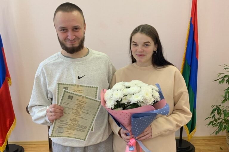 «Королевская» двойня родилась у молодой пары из Карелии