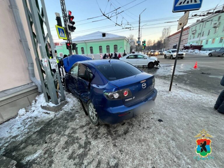 Появились подробности аварии, в которой пострадали шесть человек