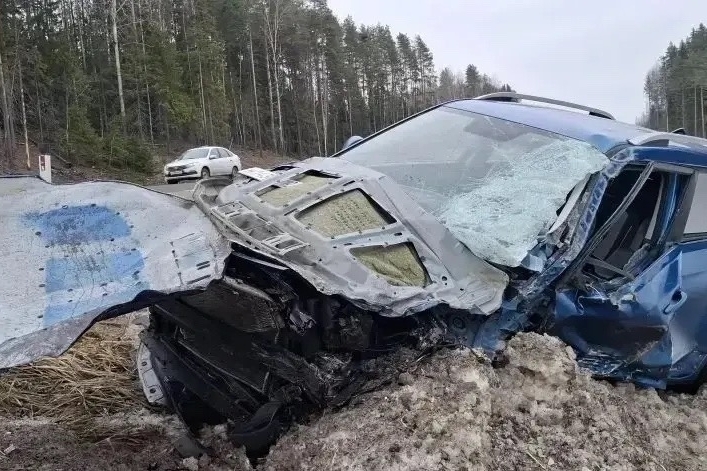 Три человека пострадали в серьезной аварии в Карелии