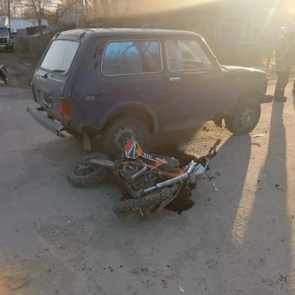 Молодой питбайкер попал в больницу после аварии в Карелии