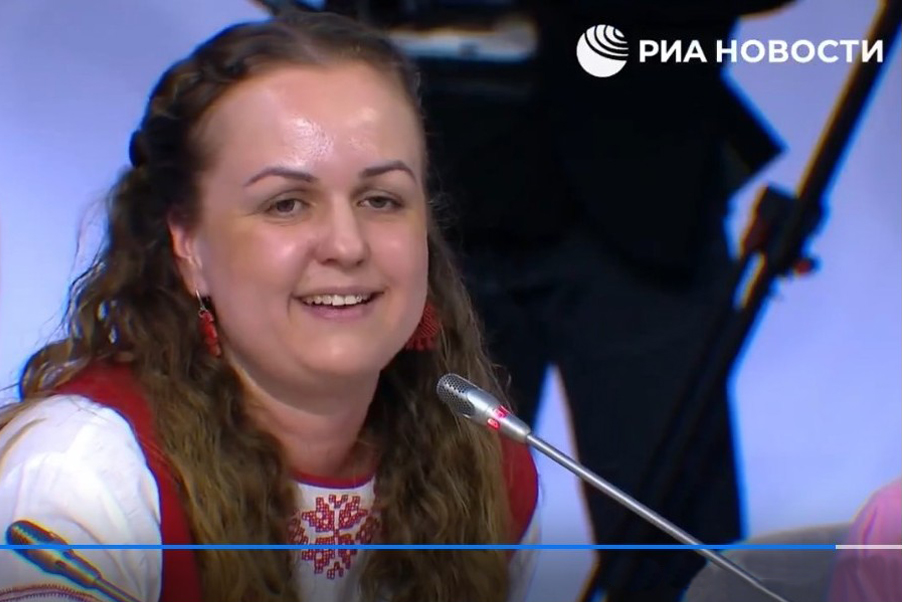 Наша землячка рассказала Владимиру Путину о рецептах карельских калиток и пригласила Президента в гости