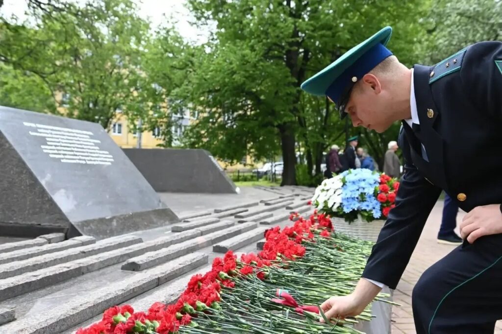 Глава Карелии поздравил военных и ветеранов с Днем пограничника