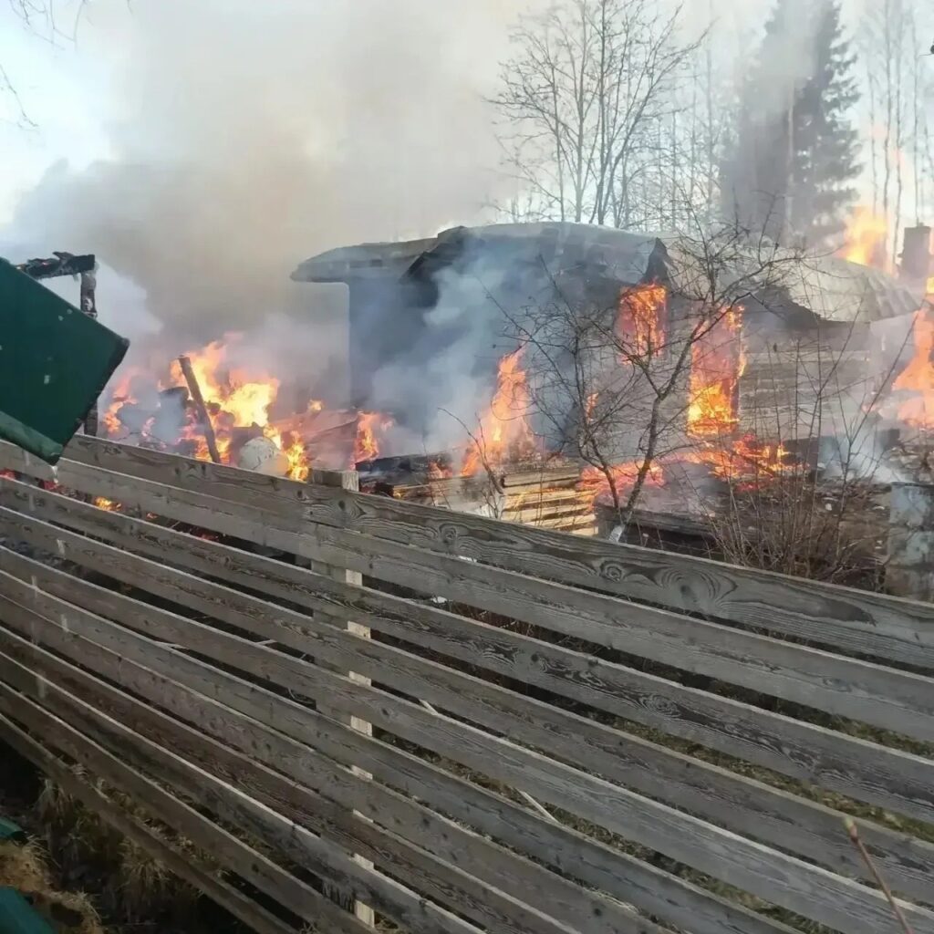 Серьезный пожар произошел в выходные в Беломорском районе