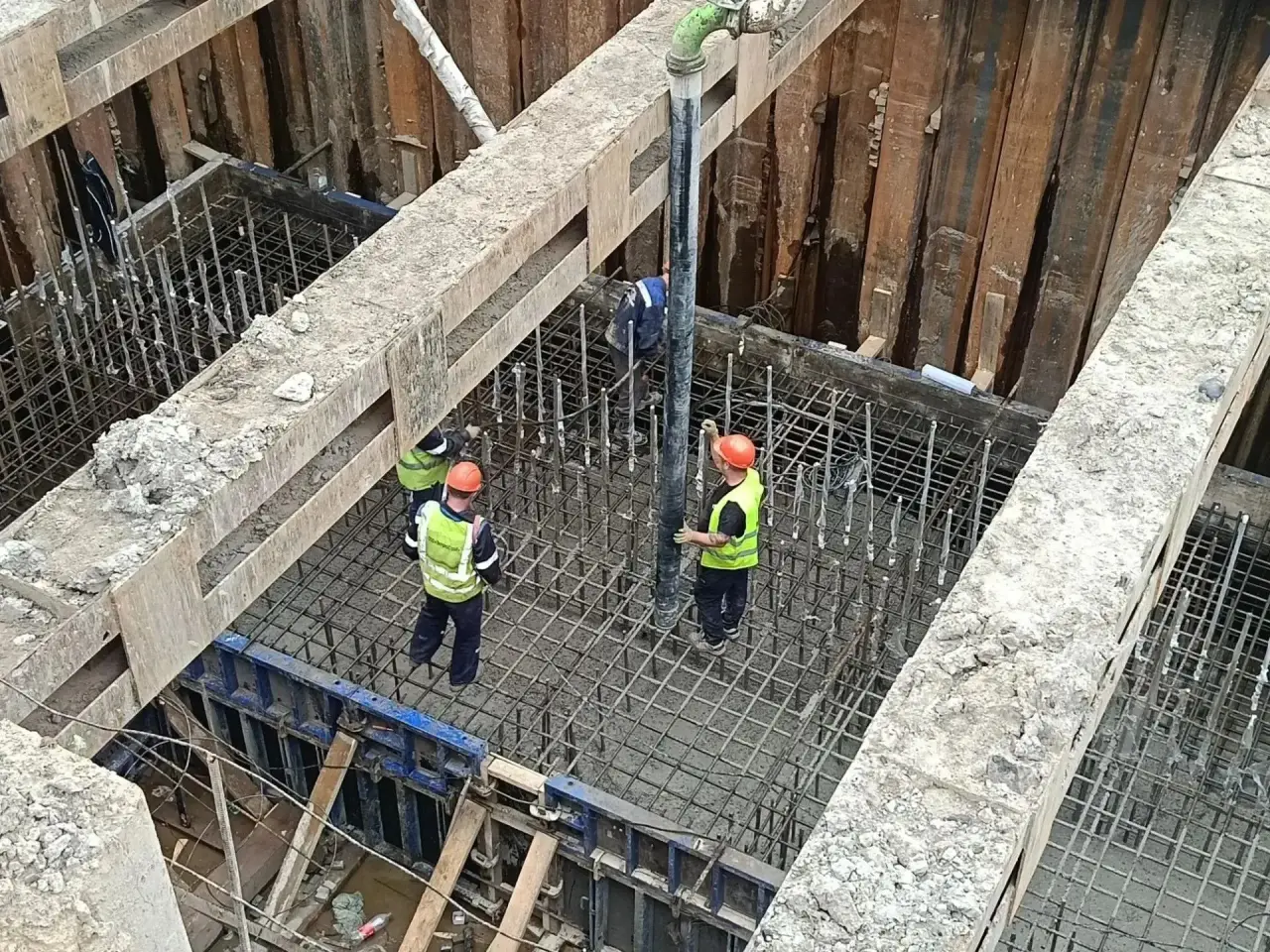 Строительство моста через Мегрегу в Олонце идет полным ходом