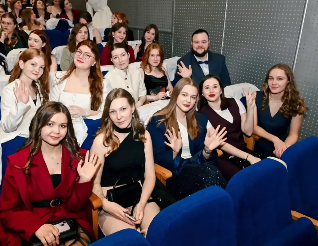 Выпускники-медики ПетрГУ получили сегодня свои дипломы