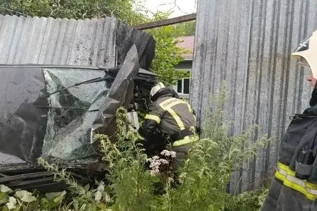 Петрозаводские пожарные оказали помощь при ДТП