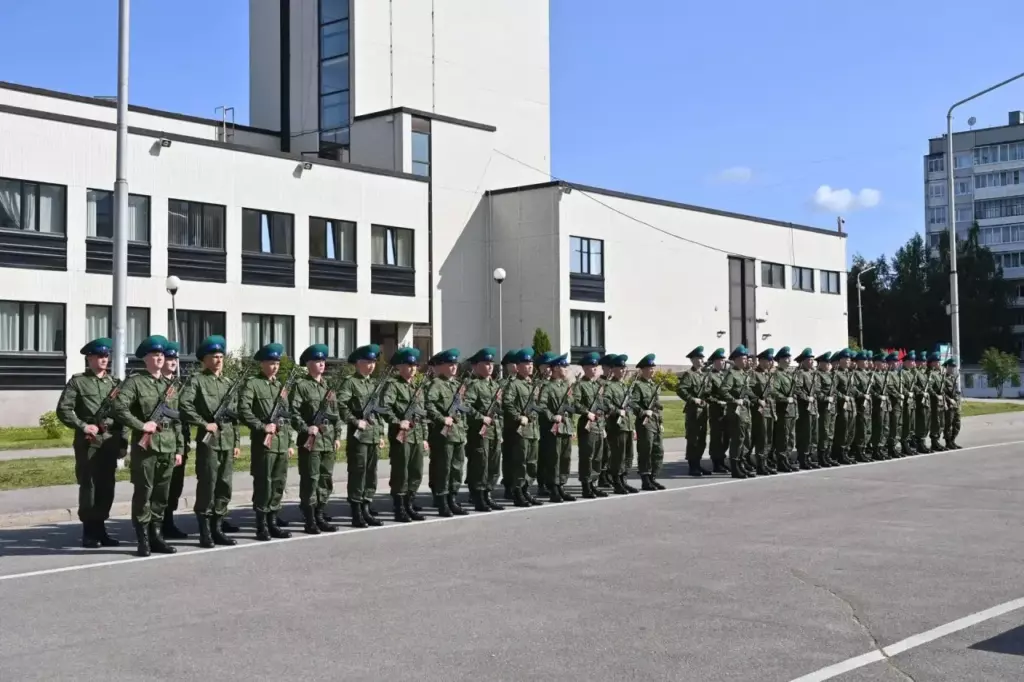 Пограничники со всей России приняли присягу на севере Карелии