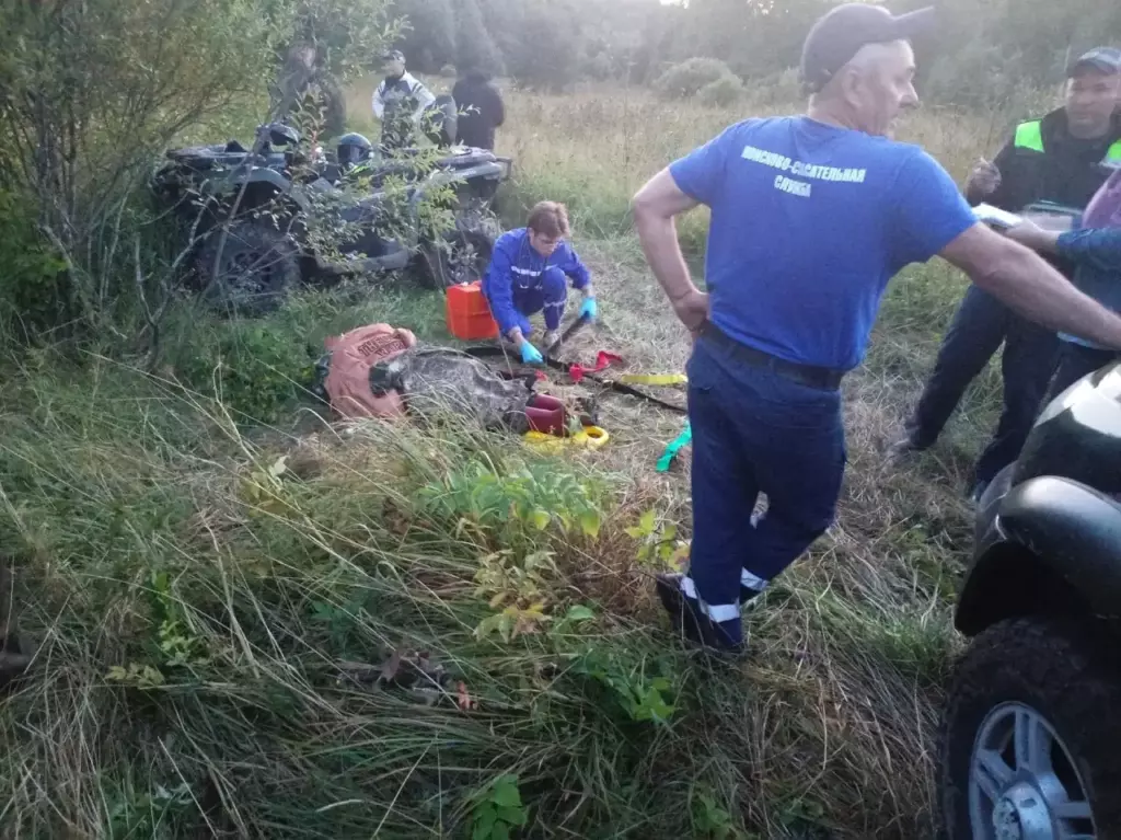 Упав с квадроцикла, девушка получила травму позвоночника в Карелии