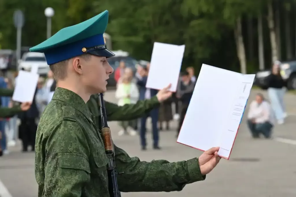 Пограничники со всей России приняли присягу на севере Карелии