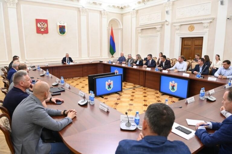 Глава Карелии вручил госнаграды работникам строительного комплекса