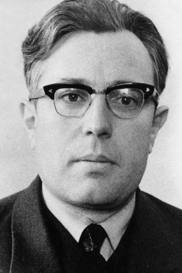 Руководителя, возглавлявшего Онежский тракторный завод 25 лет, награди посмертно