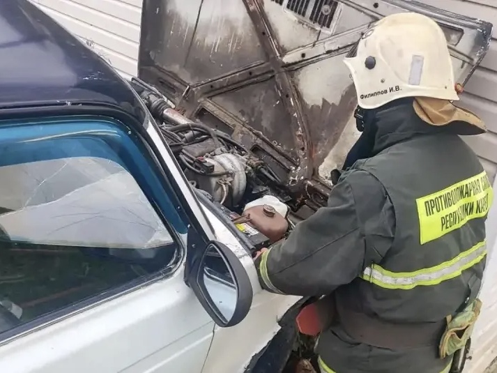 Спасатели Карелии опубликовали фотографии со смертельной аварии