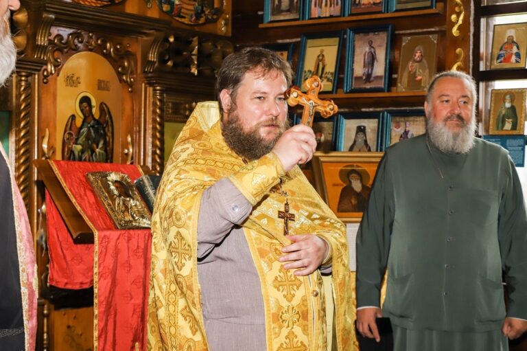 Новый священник представлен в колонии №9 Петрозаводска