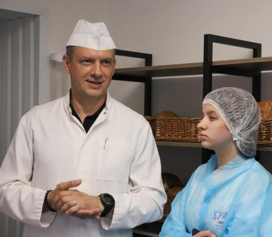Абитуриенты Колледжа технологии и предпринимательства и их родители посетили цех BekkerJoy
