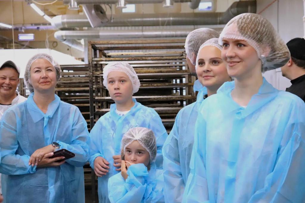 Абитуриенты Колледжа технологии и предпринимательства и их родители посетили цех BekkerJoy
