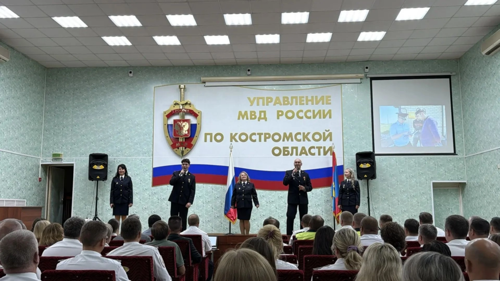 Полицейский ансамбль представил Карелию на фестивале в Костроме