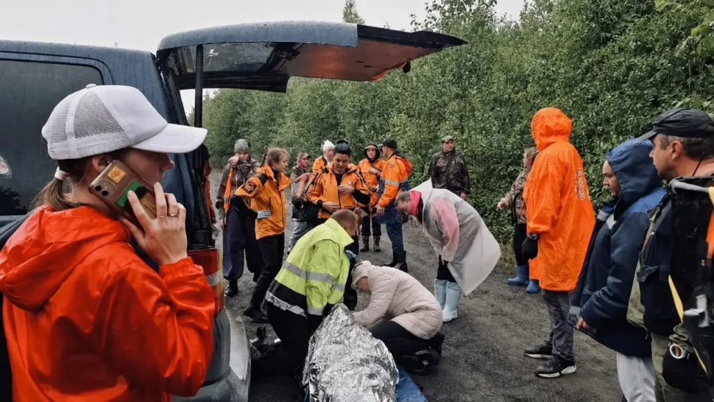Мужчине с инсультом помогли выбраться из леса в Карелии