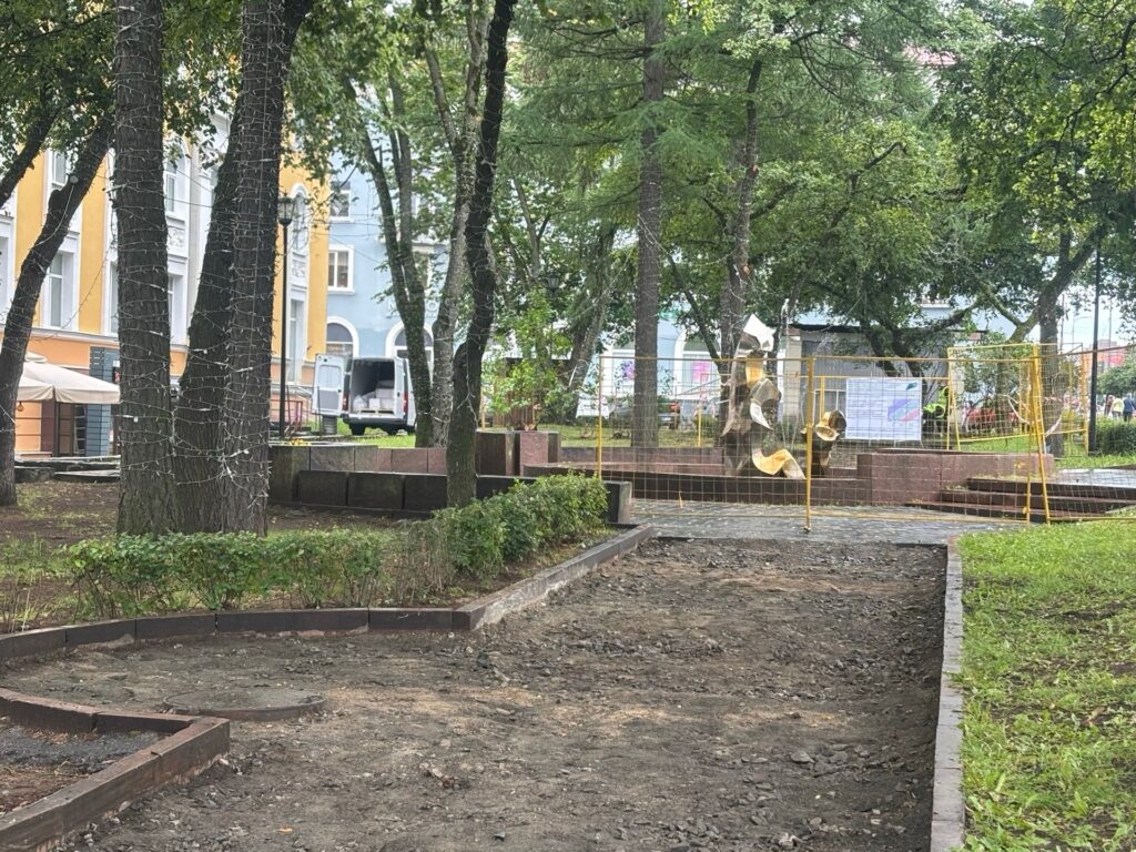 Подрядчик приступил к благоустройству Центрального сквера в Петрозаводске