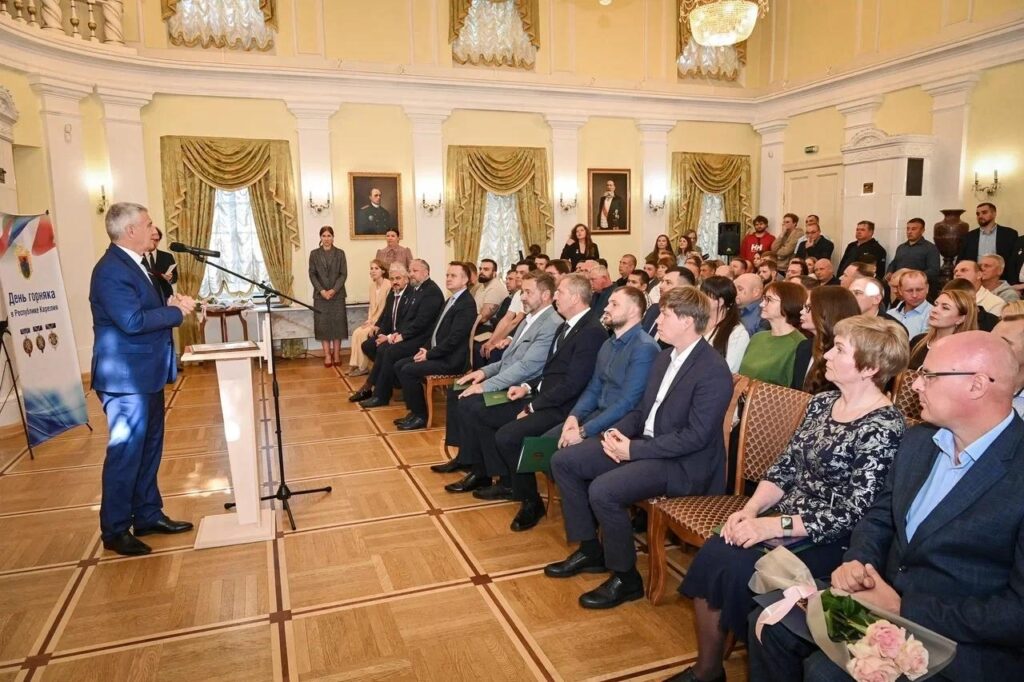 Глава Карелии поздравил горняков с профессиональным праздником