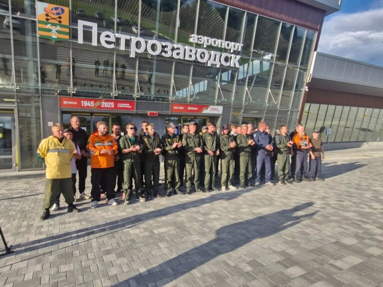 Спасатели Карелии вернулись из Красноярского края