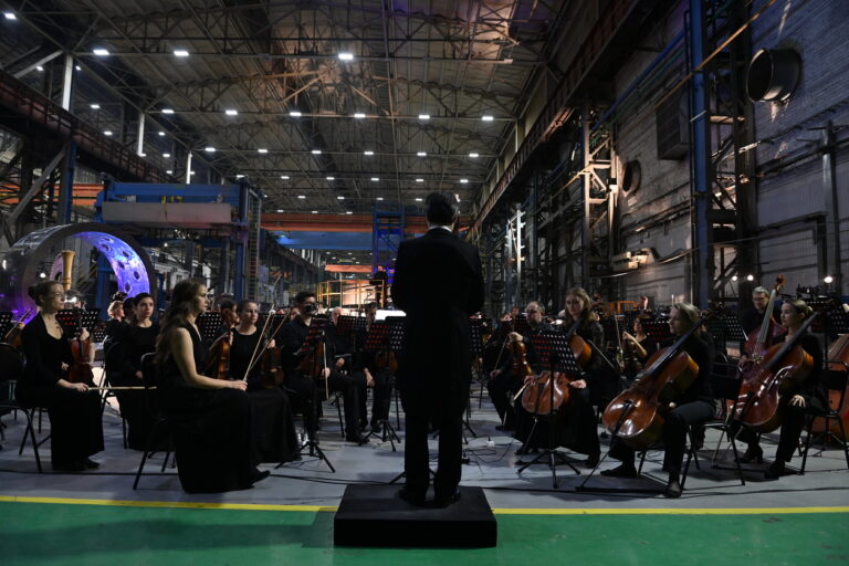 Симфоническая музыка прозвучала в цехе Петрозаводскмаша