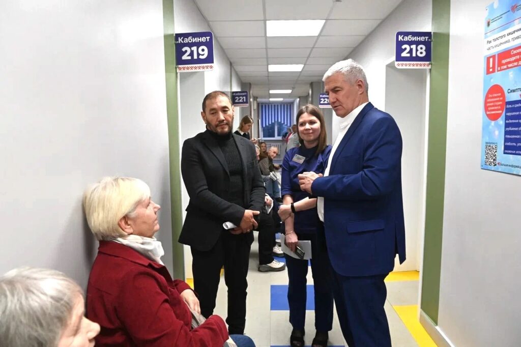 Глава Карелии проверил ход ремонта в поликлинике №3 Петрозаводска