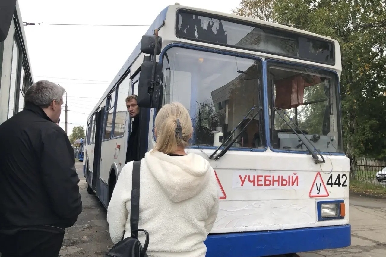 В Петрозаводске готовятся принять на работу 12 новых водителей троллейбусов