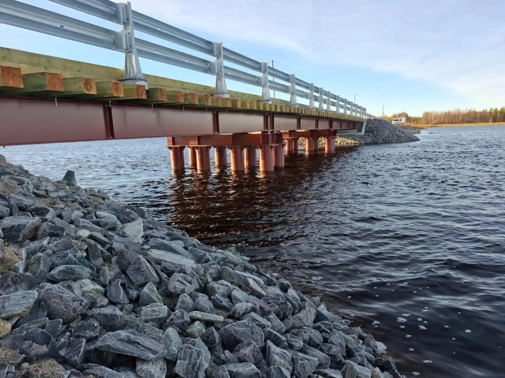 В Муезерском районе завершили ремонт моста на подъезде к Ондозеру