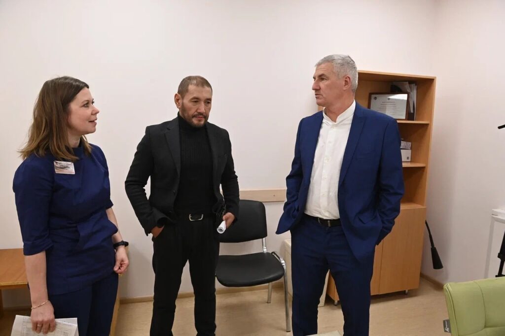Глава Карелии проверил ход ремонта в поликлинике №3 Петрозаводска